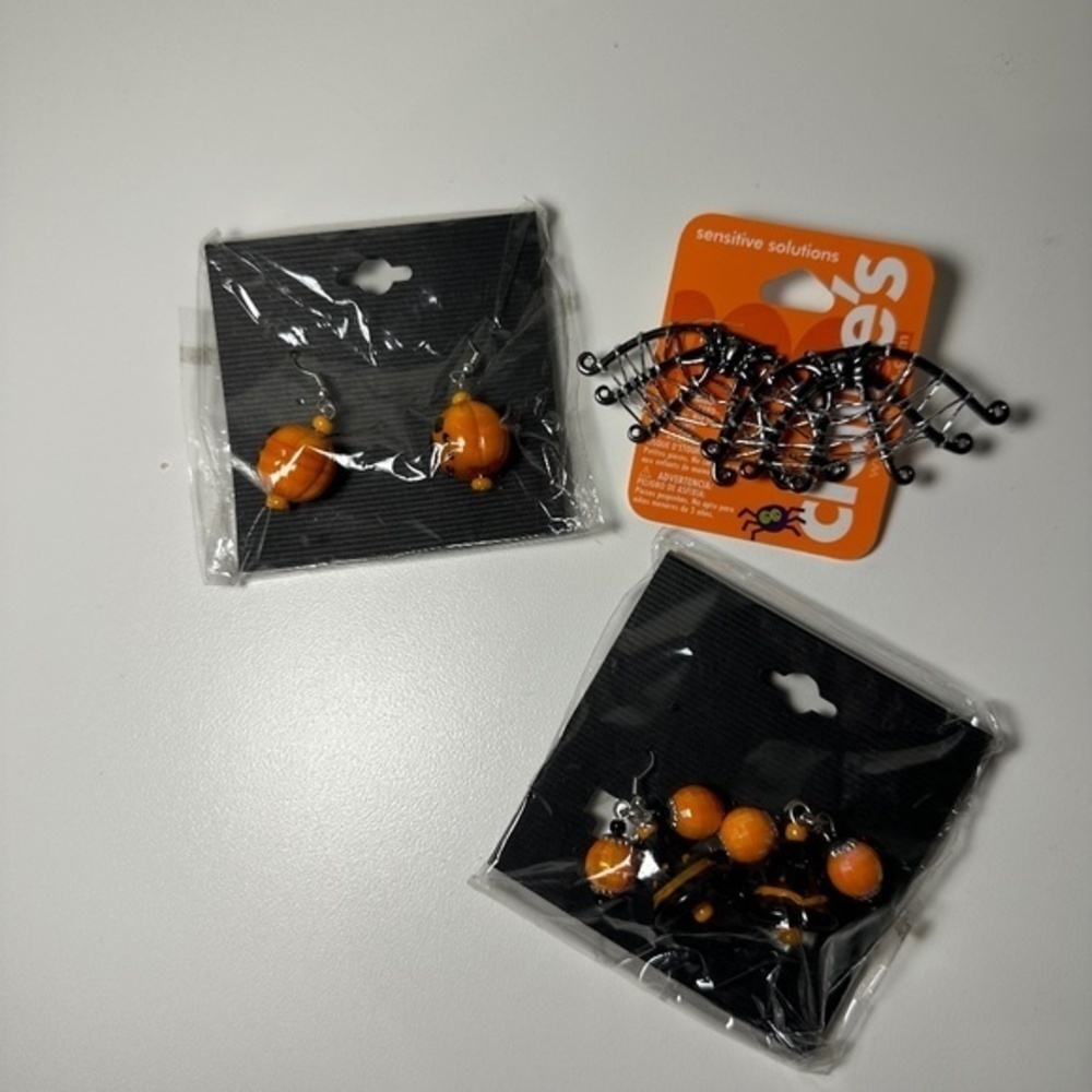 NWT Claire's Halloween earrings